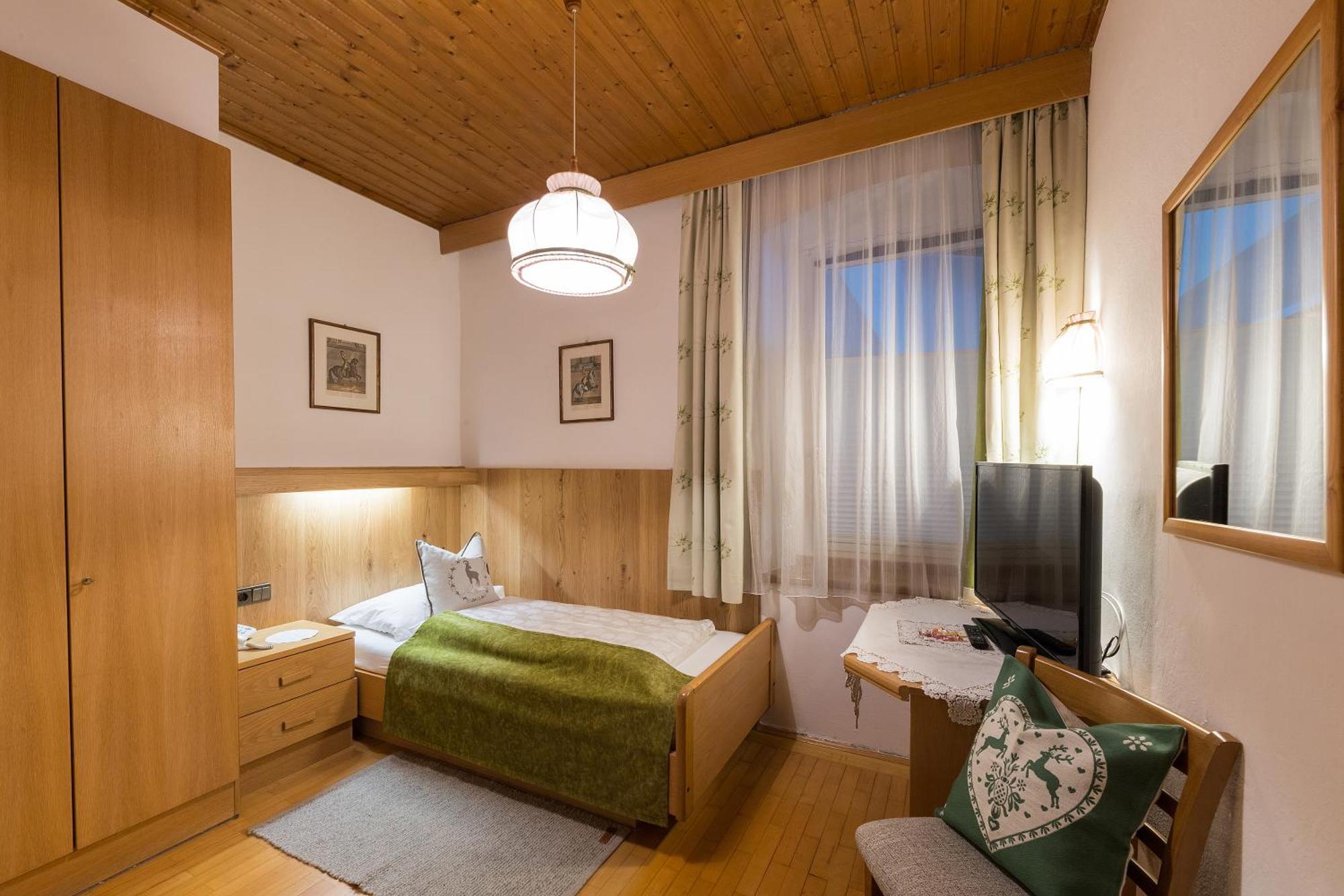 Alpin Natur Hotel Brueckele Braies  Exterior foto