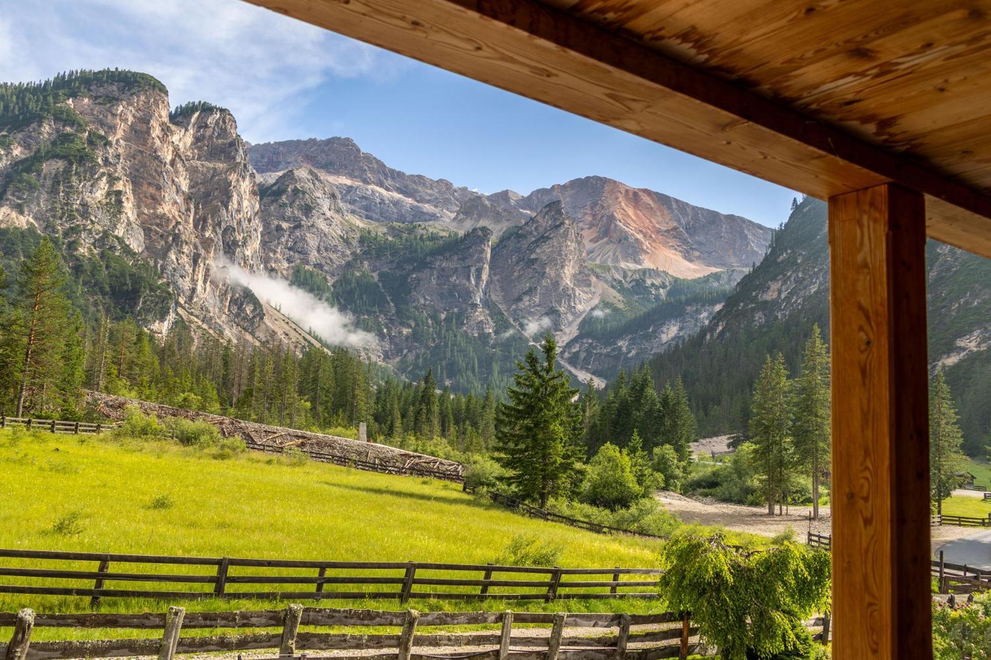 Alpin Natur Hotel Brueckele Braies  Exterior foto